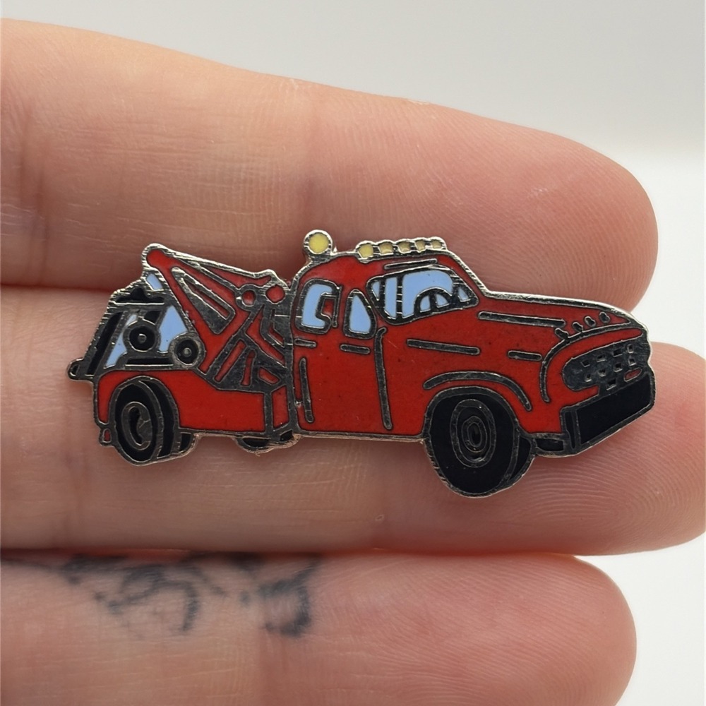 Vintage‎ Mafco Red Tow Truck Vehicle Lapel Hat Pin